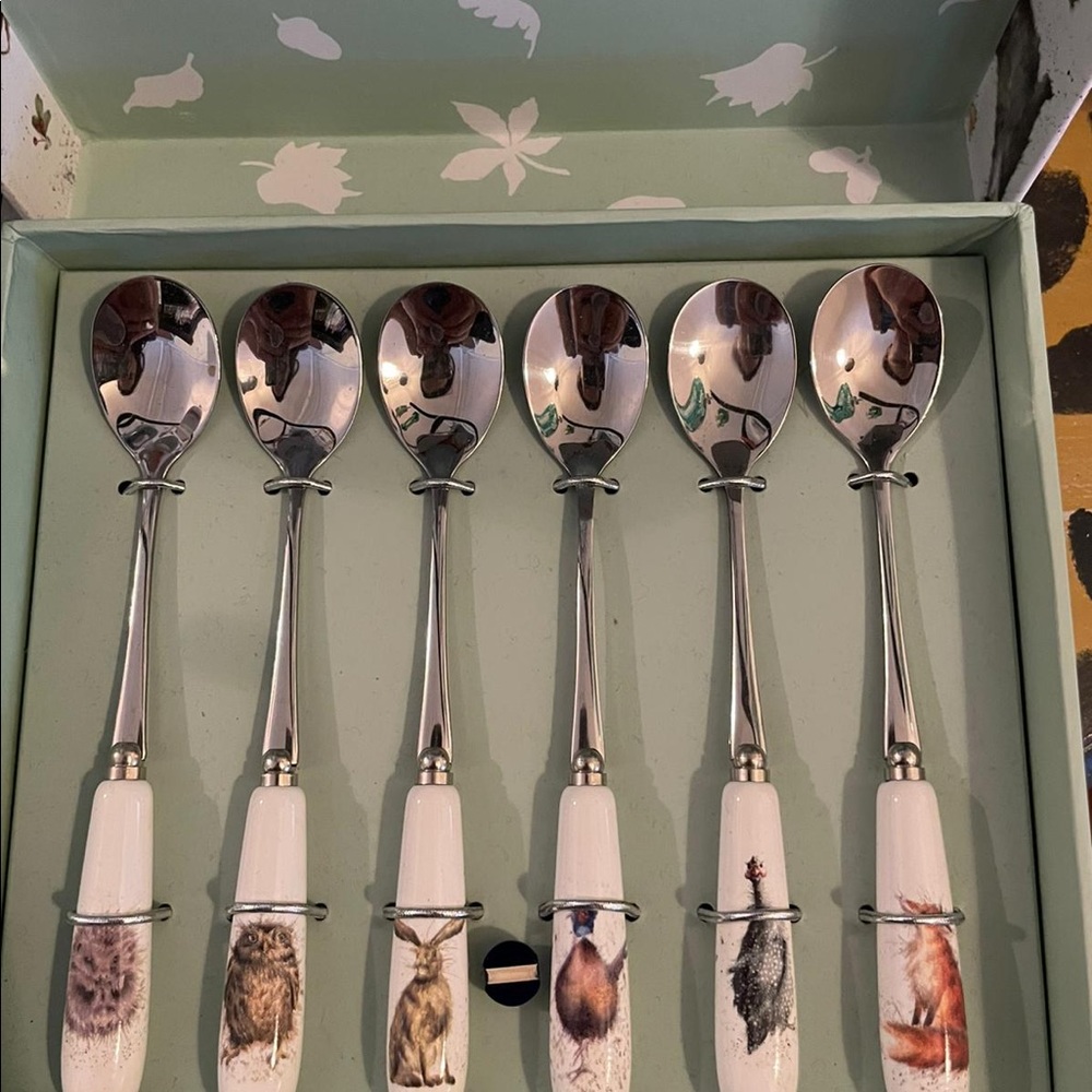 Royal Worcester set of 6 tea spoons